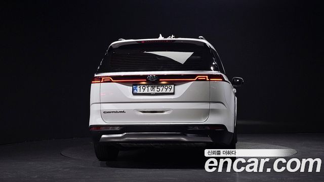 Kia Carnival 2021 thumb 5