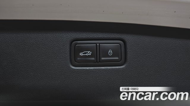 Genesis GV70 2022 thumb 11