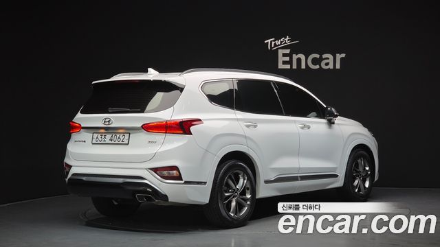Hyundai Santa Fe 2019 thumb 3