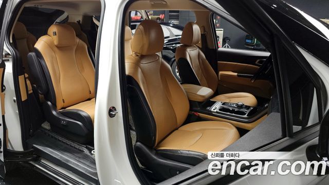 Kia Carnival 2021 thumb 10