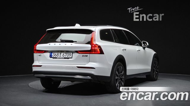 Volvo V60 2023 thumb 2