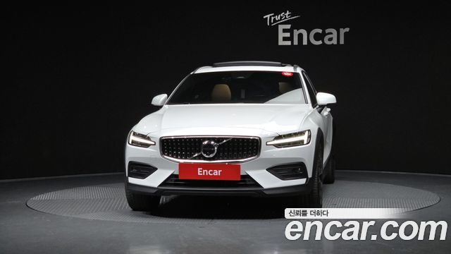Volvo V60 2023 thumb 4