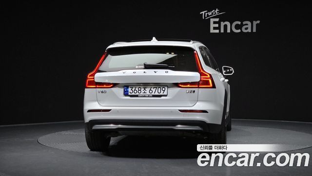 Volvo V60 2023 thumb 10
