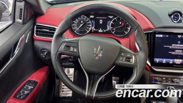 Maserati Ghibli 2022 thumb 6