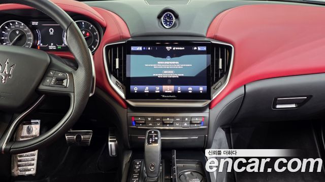 Maserati Ghibli 2022 thumb 10
