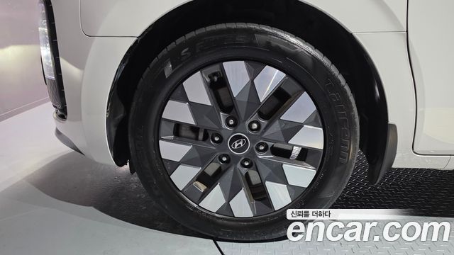 Hyundai Staria 2022 thumb 6
