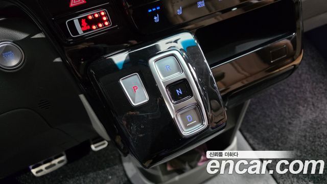 Hyundai Staria 2022 thumb 10