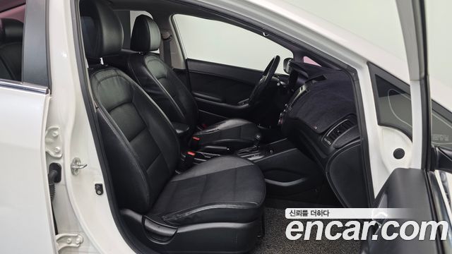 Kia K3 2015 thumb 11