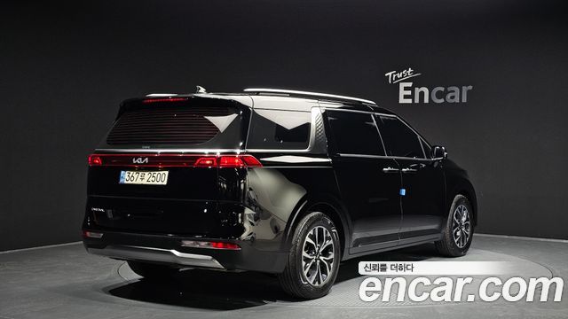 Kia Carnival 2023 thumb 3