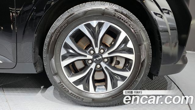 Kia Carnival 2023 thumb 6