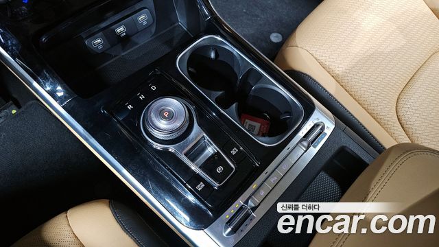 Kia Carnival 2023 thumb 10