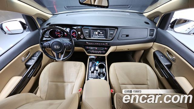 Kia Carnival 2018 thumb 8