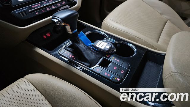 Kia Carnival 2018 thumb 10