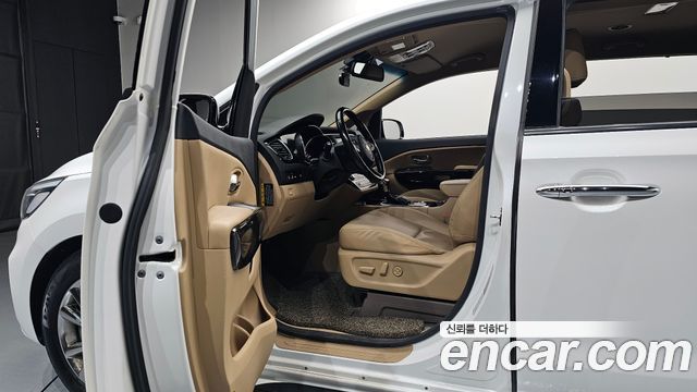 Kia Carnival 2018 thumb 11