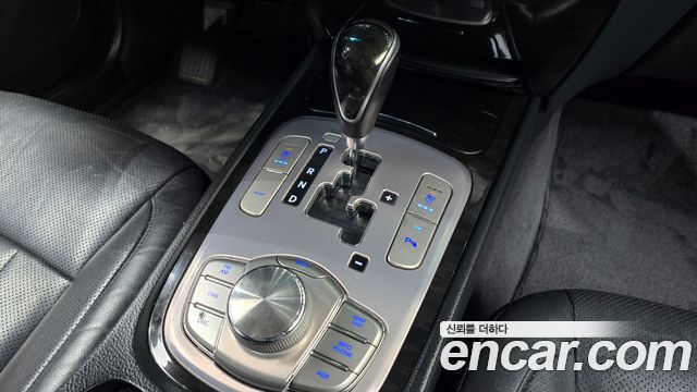 Hyundai Genesis 2011 thumb 10
