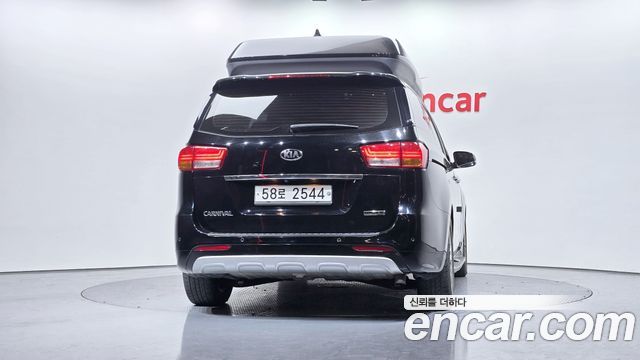 Kia Carnival 2015 thumb 5