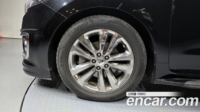 Kia Carnival 2015 thumb 6