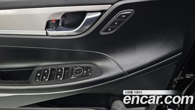 Hyundai Grandeur 2017 thumb 12