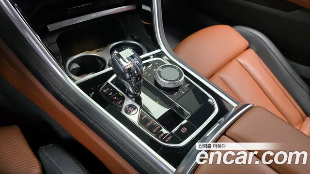 BMW 8 серии 2023 thumb 8