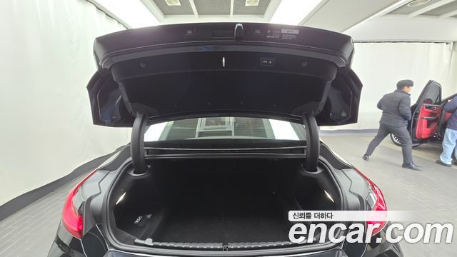 BMW 8 серии 2023 thumb 6