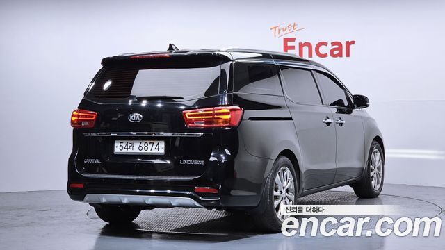 Kia Carnival 2019 thumb 3