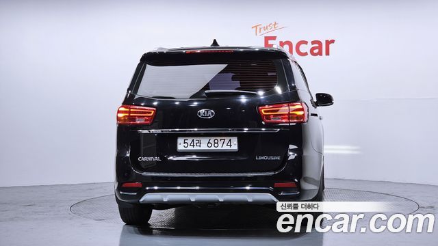 Kia Carnival 2019 thumb 5