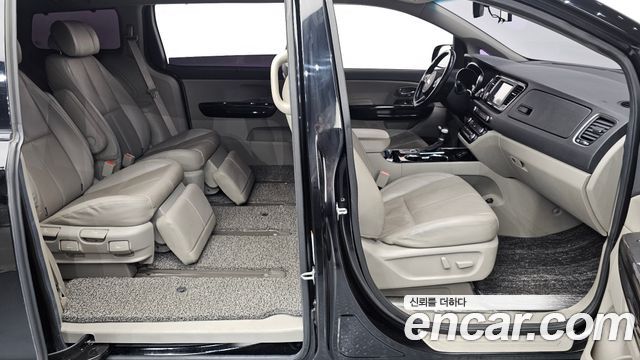 Kia Carnival 2019 thumb 10