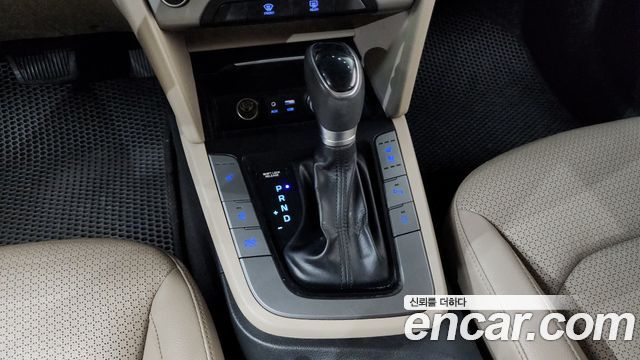 Hyundai Avante 2015 thumb 10