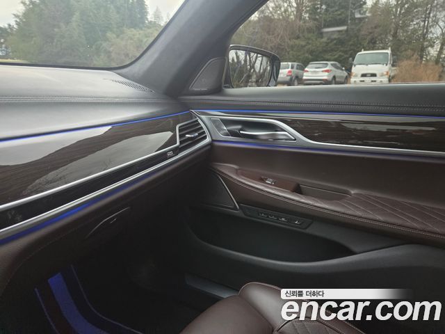 BMW 7 серии 2020 thumb 12