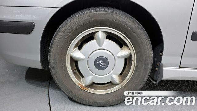 Hyundai Avante 2002 thumb 6