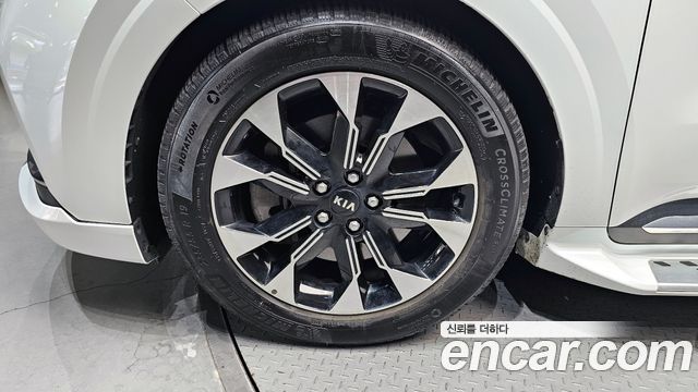 Kia Carnival 2021 thumb 6