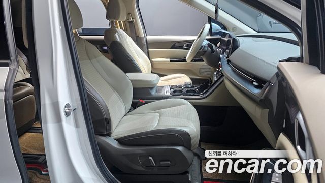 Kia Carnival 2021 thumb 11
