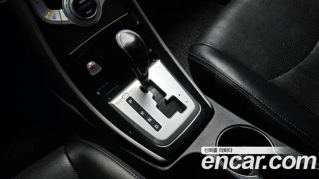 Hyundai Avante 2010 thumb 10