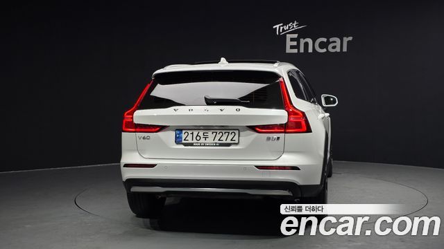 Volvo V60 2022 thumb 5