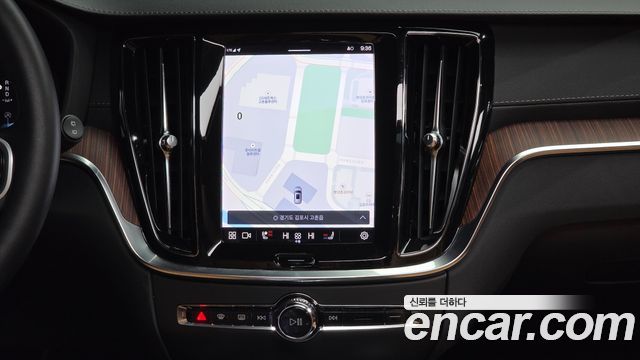 Volvo V60 2022 thumb 12