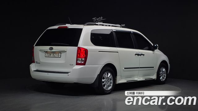 Kia Carnival 2011 thumb 3