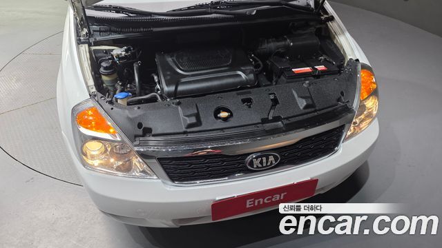 Kia Carnival 2011 thumb 7
