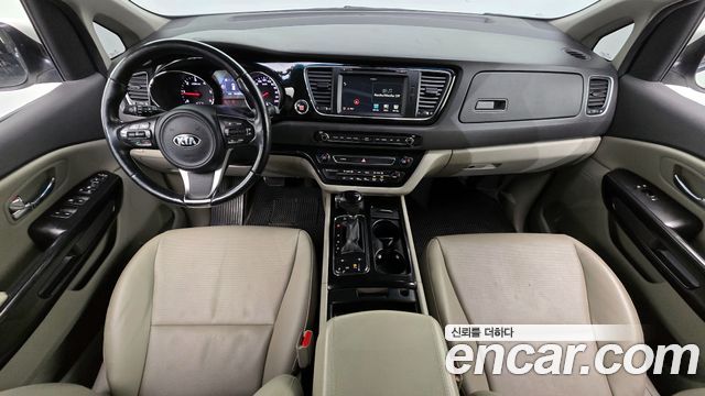 Kia Carnival 2015 thumb 8