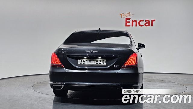Genesis G90 2018 thumb 5