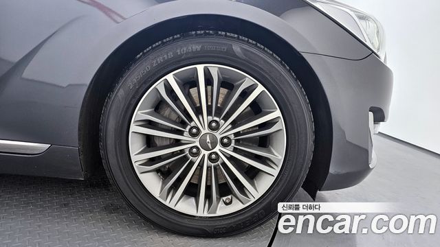 Genesis G90 2018 thumb 6