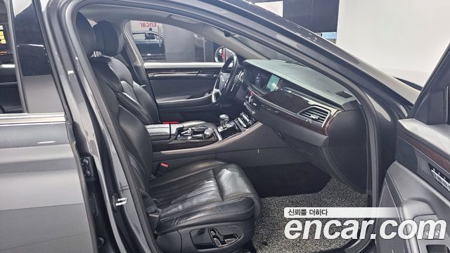 Genesis G90 2018 thumb 11