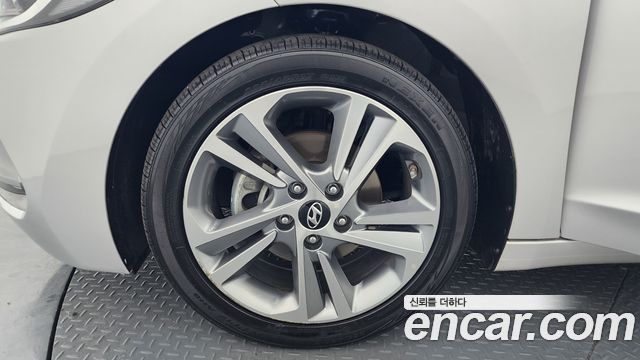 Hyundai Avante 2017 thumb 5