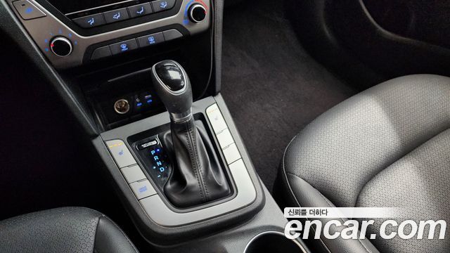 Hyundai Avante 2017 thumb 9