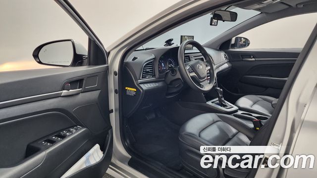 Hyundai Avante 2017 thumb 10