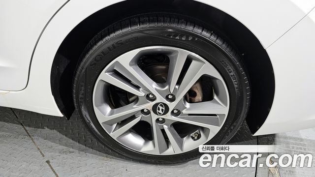 Hyundai Avante 2017 thumb 6