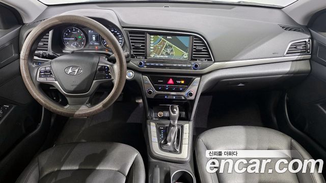 Hyundai Avante 2017 thumb 8