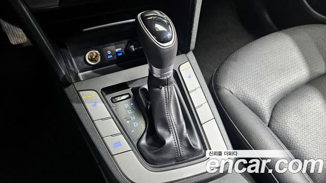Hyundai Avante 2017 thumb 10