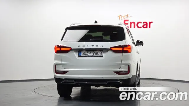 SsangYong Rexton 2022 thumb 4