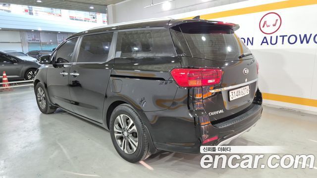 Kia Carnival 2018 thumb 7