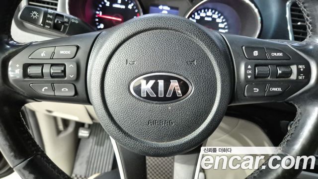 Kia Carnival 2018 thumb 9